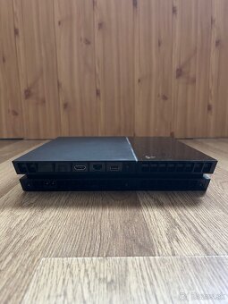 PlayStation 4 - 3