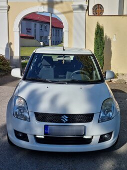 SUZUKI Swift 1.3 68kw - 3