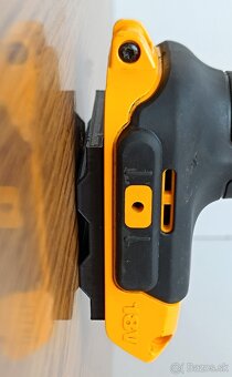 Nástenný držiak pre organizáciu náradia DeWalt XR 18V - 3