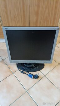 Monitory 17" - 3