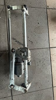 Predám mechanizmus stieračov , zadný stierač, zadný zámok - 3