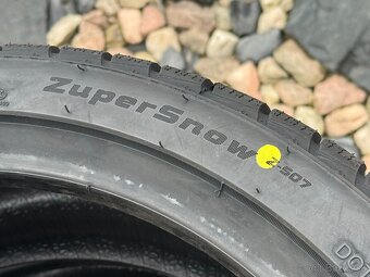 225/40 R18 - 3