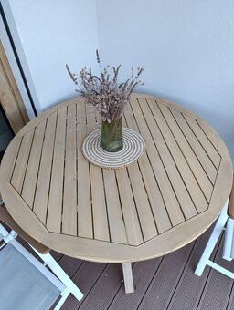 Drevený okrúhly záhradný stôl - 3