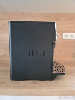 Predám kávovar De´Longhi Magnifica ESAM 3000.B - 3