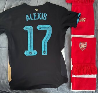 Dres Arsenalu + šál (originál) - 3