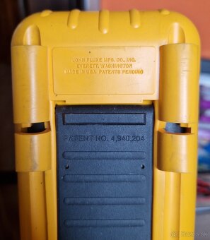 Profesionálny digitálny multimeter Fluke 87 - 3
