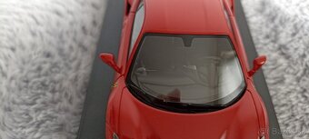 Predám model Ferrari 488 GTB 1:43 Looksmart - 3