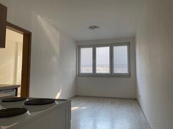 Prenájom 2-izbový byt - 3