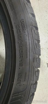 235/40 r19 Goodyear zimné - 3