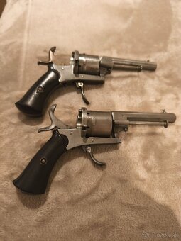 Historické -Lefos-revolvery. - 3