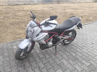 Kawasaki ER6N - 3