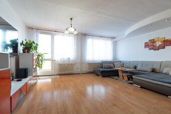 REZERVOVANÝ VEĽKOMETRÁŽNY 4 IZBOVÝ BYT S DVOMI LODŽIAMI - 3