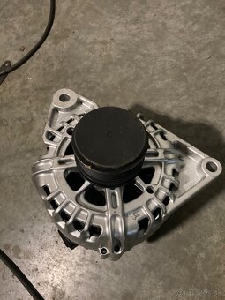 Predám alternátor na kia ceed 1.6 crdi - 3