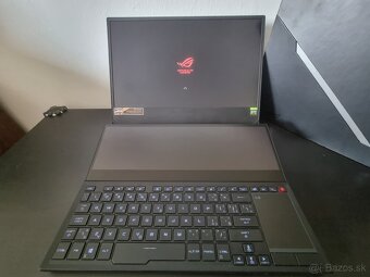 ROG Zephyrus Duo 15 SE Ryzen 9 RTX3080 32GB IPS 300Hz - 3