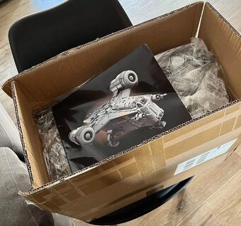 The Razor Crest Star Wars 75331 Kantina Mos Eisley 75290 - 3