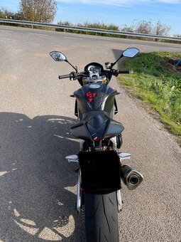 Aprilia Tuono V4 - 3