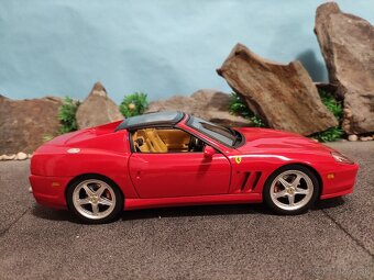 Prodám model 1:18 Ferrari 575 superamerica - 3