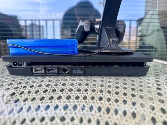 Playstation 4 Slim, 1 Ovládač, Nabíjačka, 2 Hry - 3