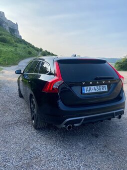 Volvo V60 D4 R-Design Automat - 5 válec - 3