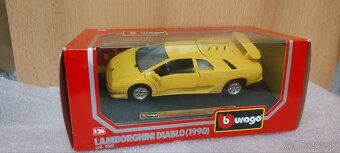 Predám modely 1/24 - 1/25 polistil bburago - 3