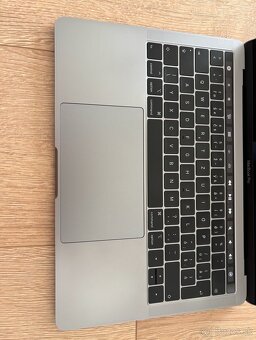 MacBook PRO 2019 13" CTO - 16GB RAM, 512GB SSD - TOP STAV - 3