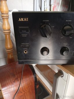 Zosilovač Akai am59 - 3