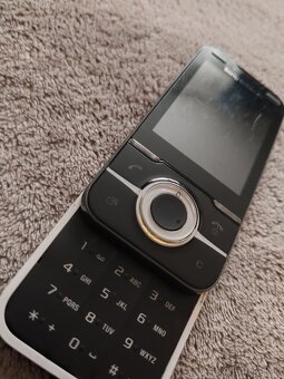 Sony ericsson Yari u100i - RETRO - 3