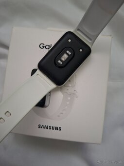 Samsung Fit 3 galaxy hodinky biele b dobrom stave návod krab - 3