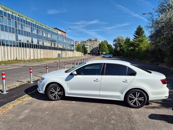 Predám VW Jetta 1.2 TSI Comfortline - 3
