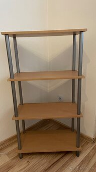 Predám stolík, posteľ a regál - 3