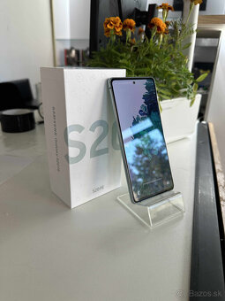 Samsung Galaxy S20 FE - 3