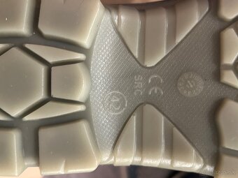 Pracovná bezpečnostná obuv - 3