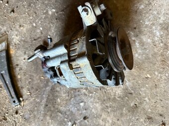 Alternátor Mitsubishi Pajero 2 - 3