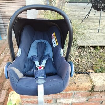 Maxi Cosy vajicko a izofix - 3