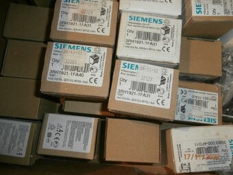 Pomocné kontakty na stykače. - 3