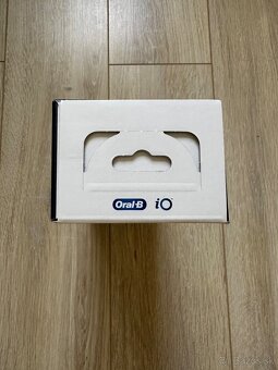 Predám zubnú kefku Oralb iO2 - 3