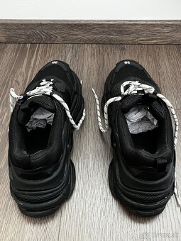 Balenciaga Triple S Black - 3