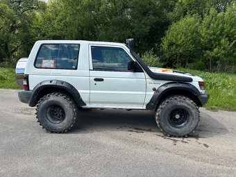 Mitsubishi Pajero 2.5 - 3