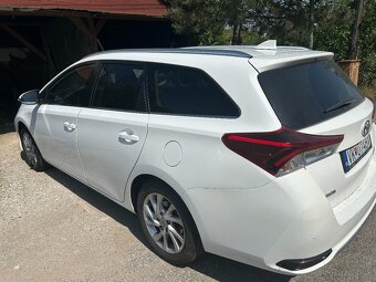 Toyota auris - 3