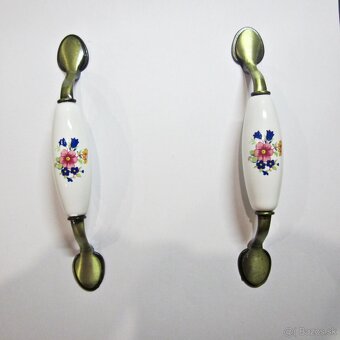 Porcelánové úchytky, knopky- lúčne kvietky - 3