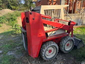 Šmykom riadený nakladač GEHL 3510 - 3