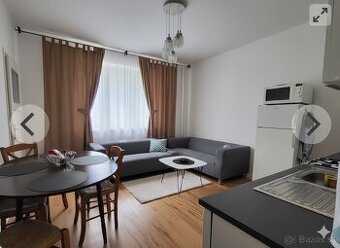 2-izbový byt s vlastným vchodom v centre - 3