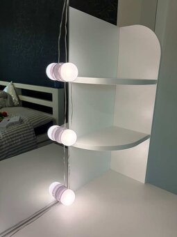 Predám kozmetický stolík - 3