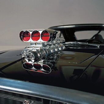 Dodge Charger R/T 1:8 - 3