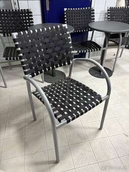 2 stoly + 4 stolicky (hlinik s vypletom) - 3