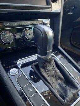 Volkswagen Passat Variant 2.0 TDI DSG Higline - 3