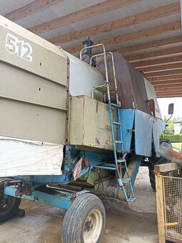 Predám obilný kombajn E-512 - 3