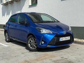 Toyota Yaris 1.5 Hybrid Live e-CTV,75KW.A1.5d.Kamera,Navy..1 - 3