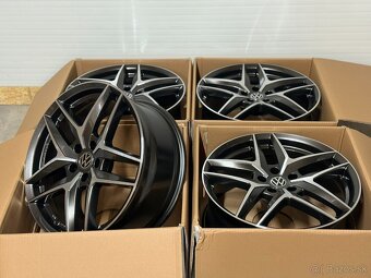 BORBET 5X112 R19 8J ET32 - 3
