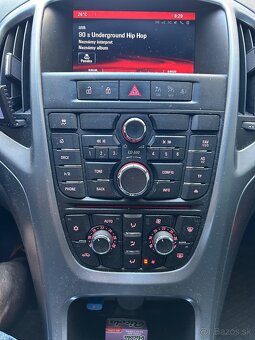 Opel Astra J combi - 3